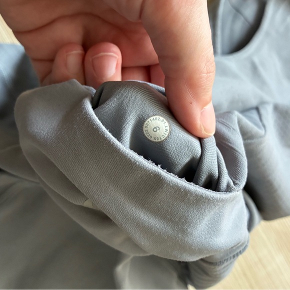 Lululemon Running One Piece Women's Gray Sleeveless Zip-Front Jumpsuit Romper - Picture 9 of 13